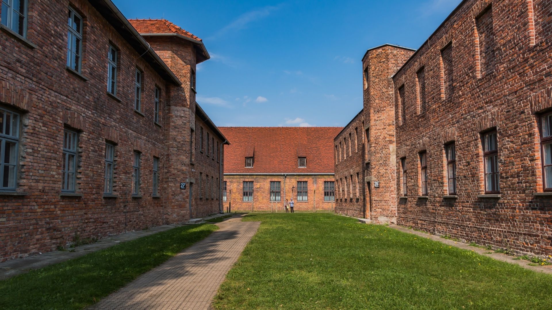 AUSCHWITZ : HISTOIRE, MEMOIRE, TRANSMISSION « VOYAGE AU COEUR DE LA MEMOIRE » ! - Bassin d'Arcachon 33 Voyage à AUSCHWITZ : HISTOIRE, MEMOIRE, TRANSMISSION « VOYAGE AU COEUR DE LA MEMOIRE » !